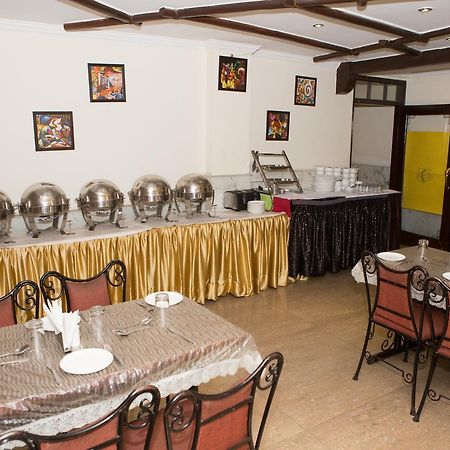 The Crest Inn Delhi  Exterior foto