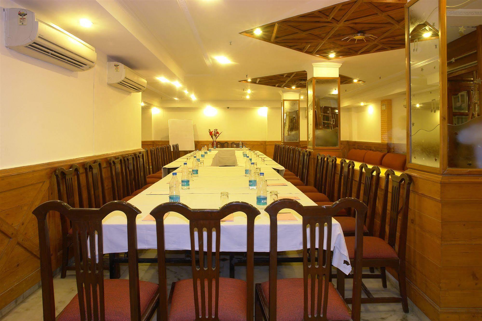The Crest Inn Delhi  Exterior foto