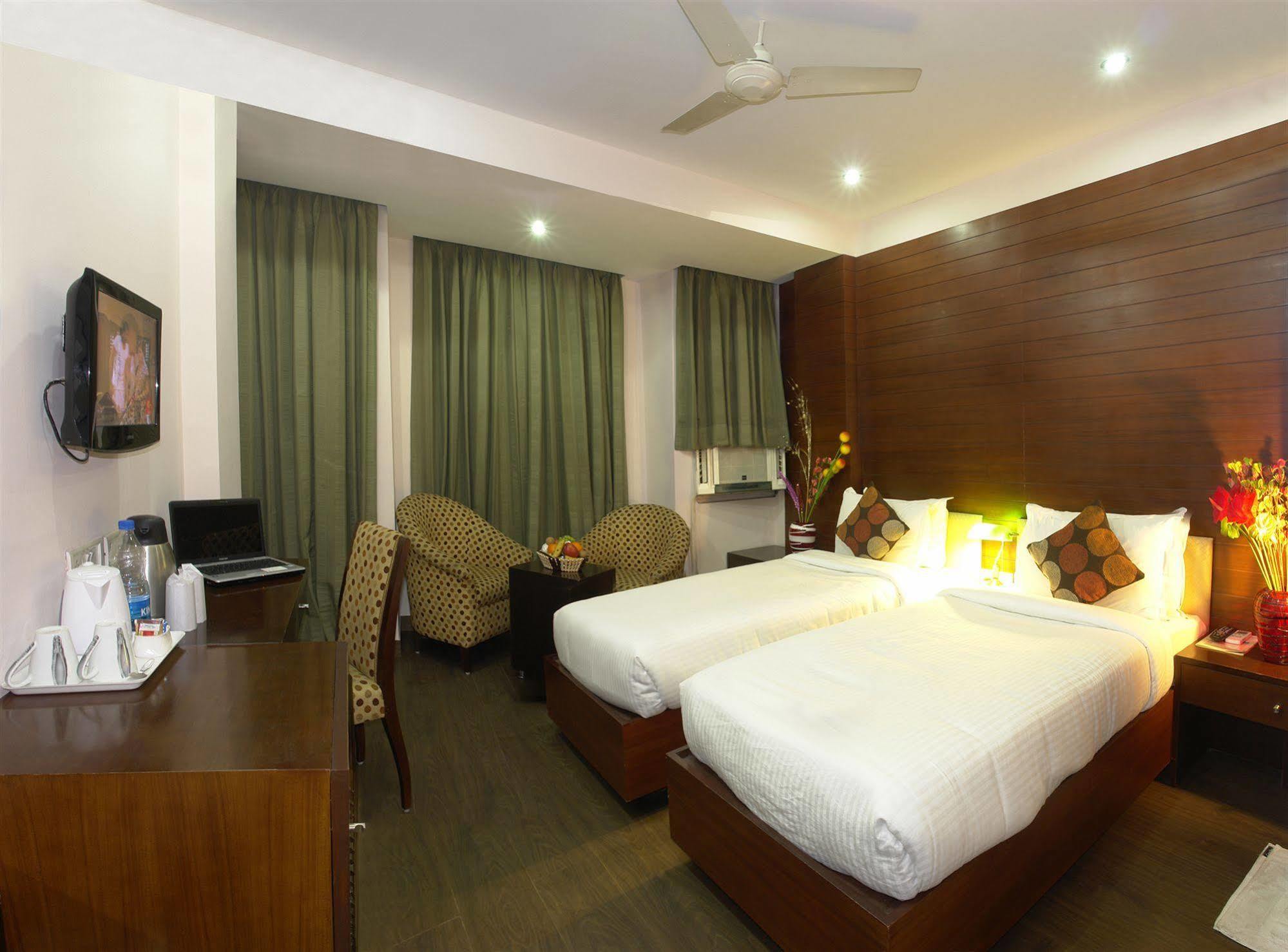 The Crest Inn Delhi  Exterior foto