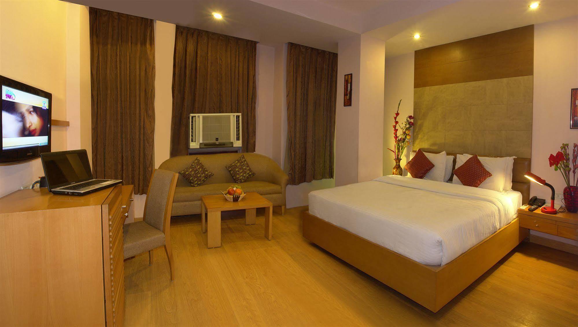 The Crest Inn Delhi  Exterior foto