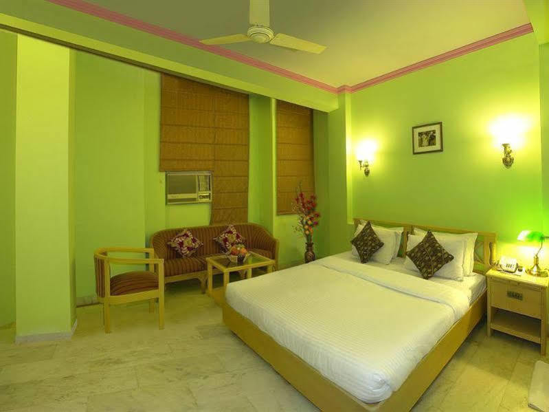 The Crest Inn Delhi  Exterior foto