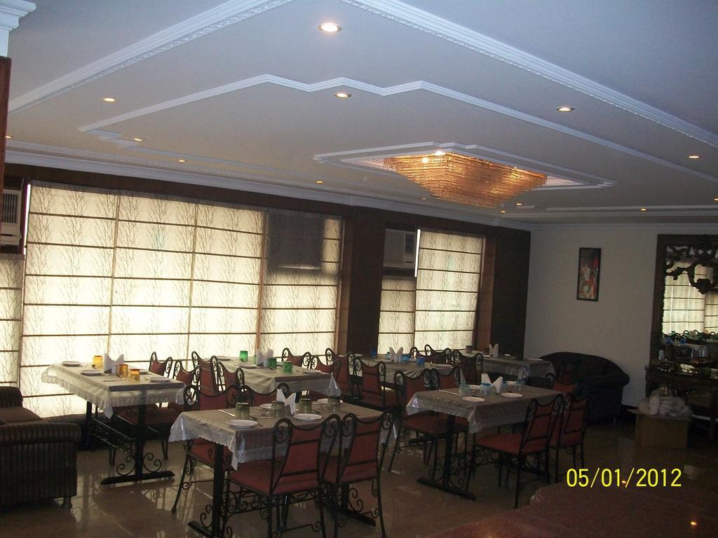 The Crest Inn Delhi  Exterior foto