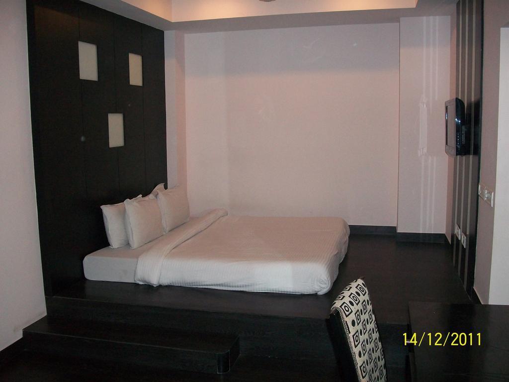 The Crest Inn Delhi  Exterior foto